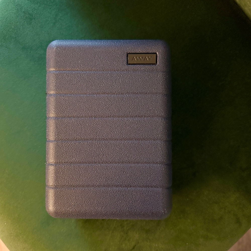 Mini AWAY suitcase accessory holder